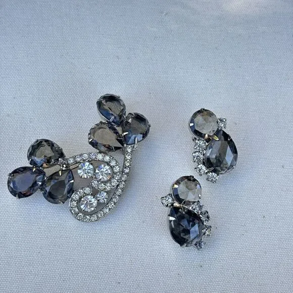 Vintage Rhinestone Brooch & Earrings Set Silver Tone Gray Clear Stones Open Back - Picture 2 of 8